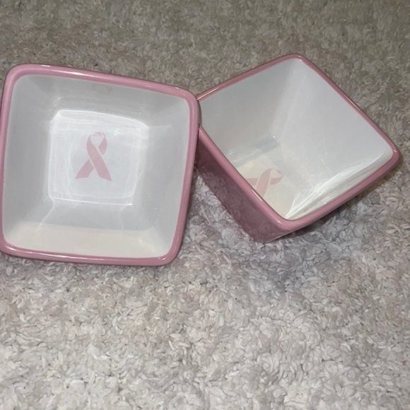 Set of 2 Pampered Chef Help Whip Cancer Square Pink Bowls PLUS Small Bowl Caddy - Picture 3 of 6